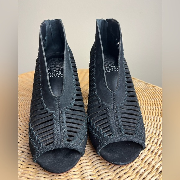 Vince Camuto Acha Cut Out Peep Toe Bootie Black Size 5 1/2 - Picture 9 of 15